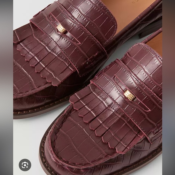 Ann Taylor Cranberry Kiltie Croco Loafer - Picture 4 of 4